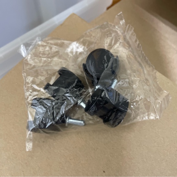 65qt IRIS Airtight Pet Food Storage Container Rolling Bin Holds Up To 50lbs Food - Picture 4 of 9